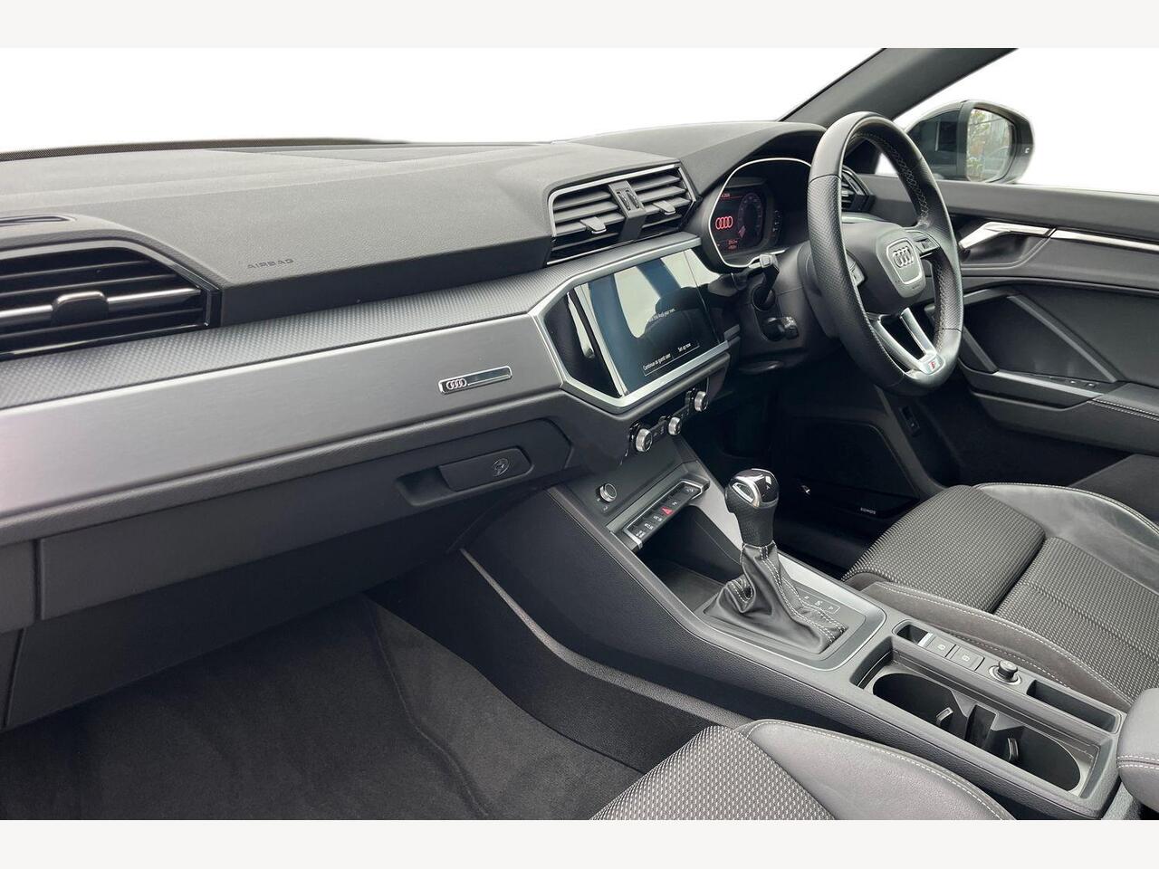 Used Audi Q3 2022 for sale - 78137162: Photo 2