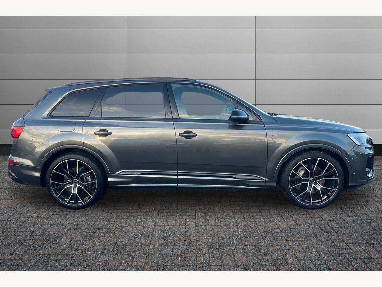 Used Audi Q7 2025 for sale - 77132914: Photo 4