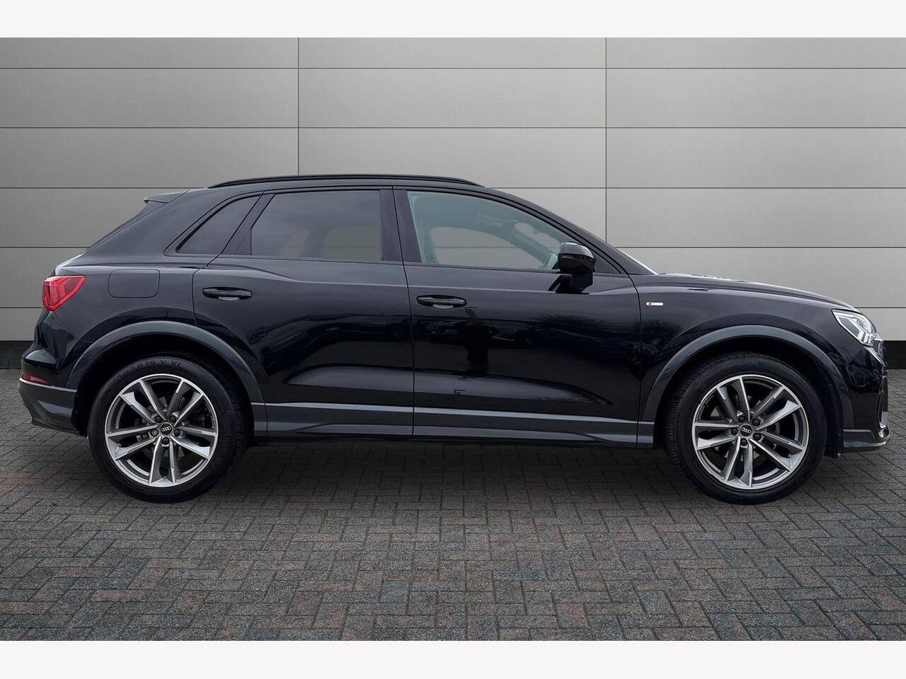 Used Audi Q3 2023 for sale - 77941857: Photo 4