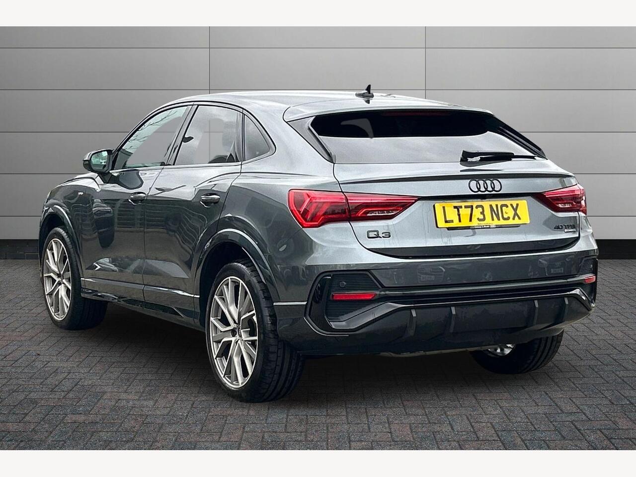 Used Audi Q3 2023 for sale - 78005246: Photo 3