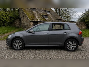 Used Volkswagen Golf 2018 for sale - 78480128: Photo
