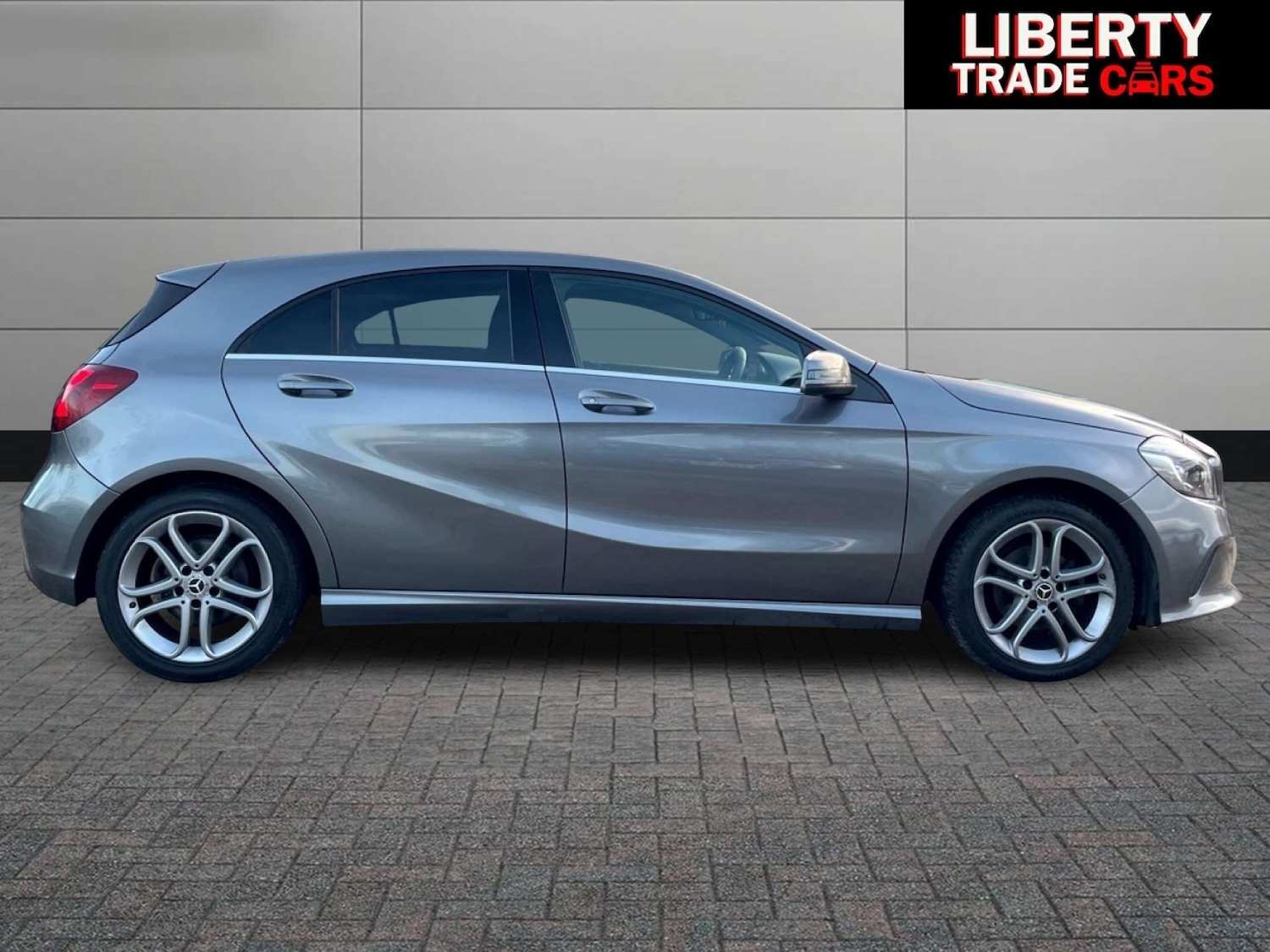 Used Mercedes-Benz A-Class 2018 for sale - 76628312: Photo 4