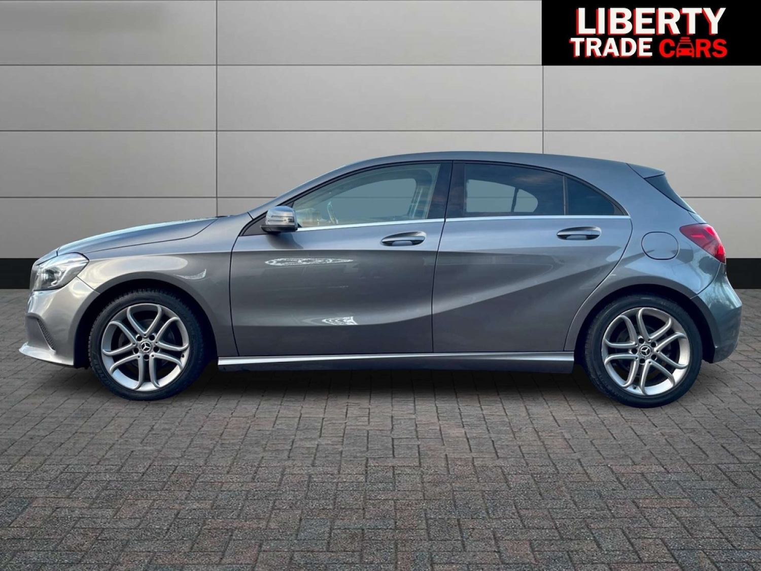 Used Mercedes-Benz A-Class 2018 for sale - 76628312: Photo 5