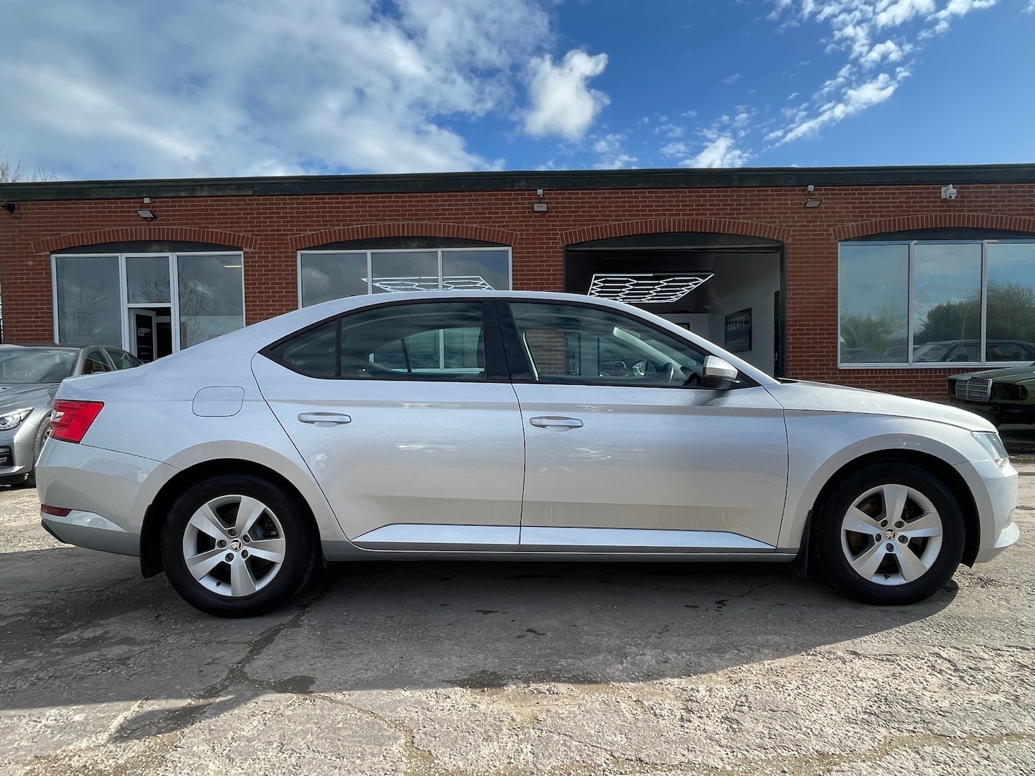 Used Skoda Superb 2018 for sale - 78197377: Photo 9