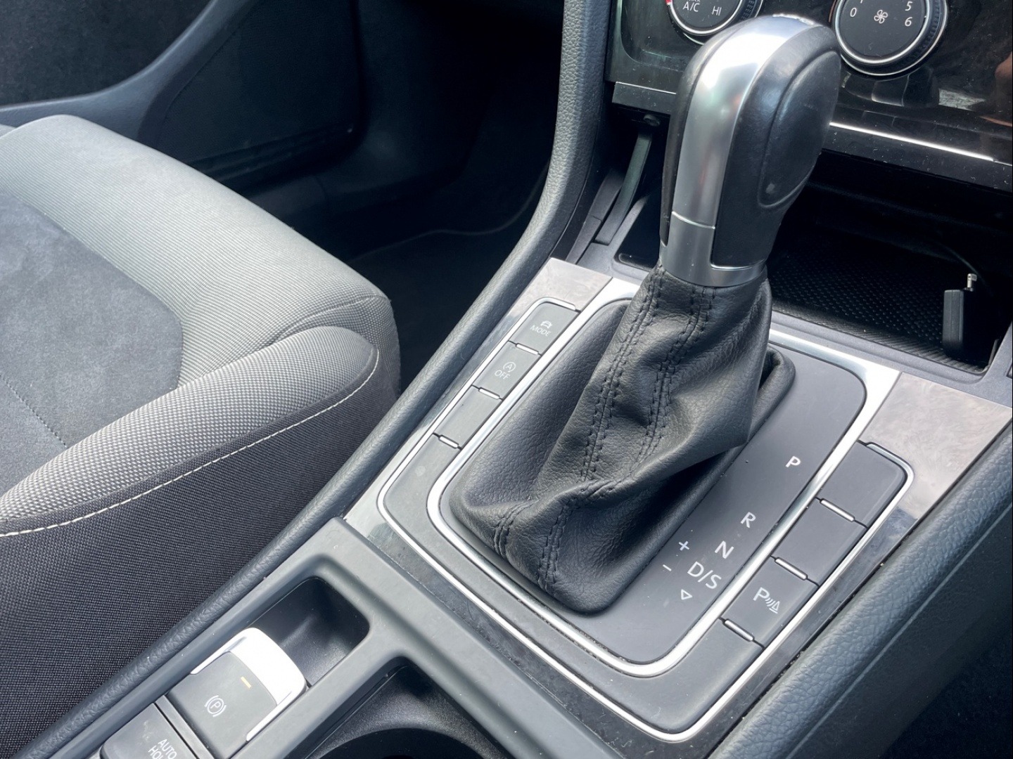 Used Volkswagen Golf 2015 for sale - 77311412: Photo 22