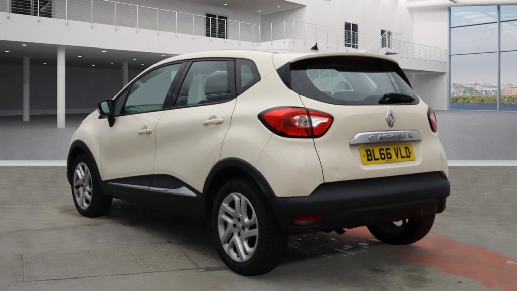 Used Renault Captur 2016 for sale - 76845979: Photo 2