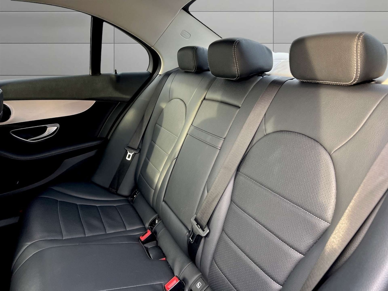 Used Mercedes-Benz C Class 2017 for sale - 76628302: Photo 4