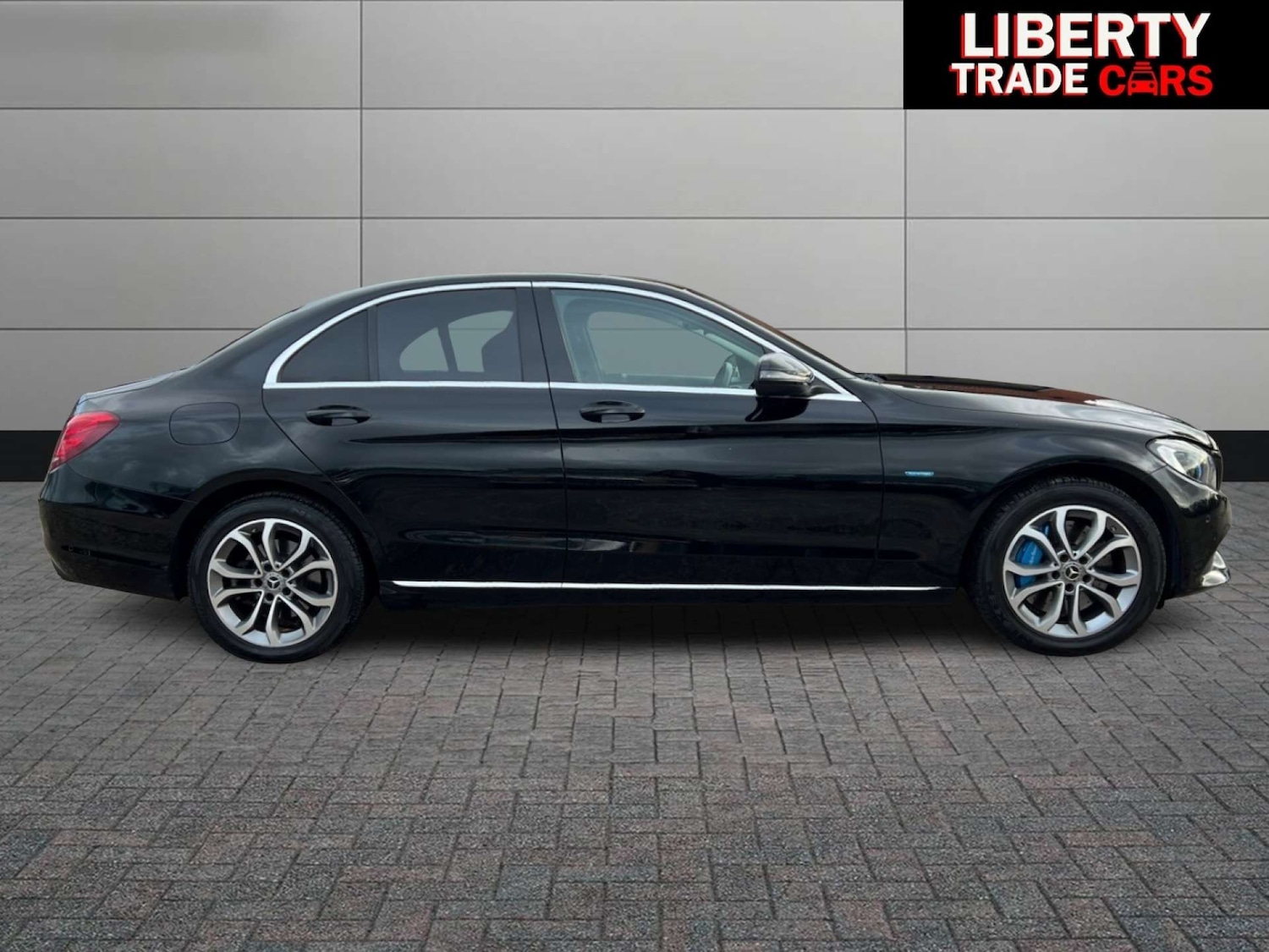 Used Mercedes-Benz C Class 2017 for sale - 76628302: Photo 8