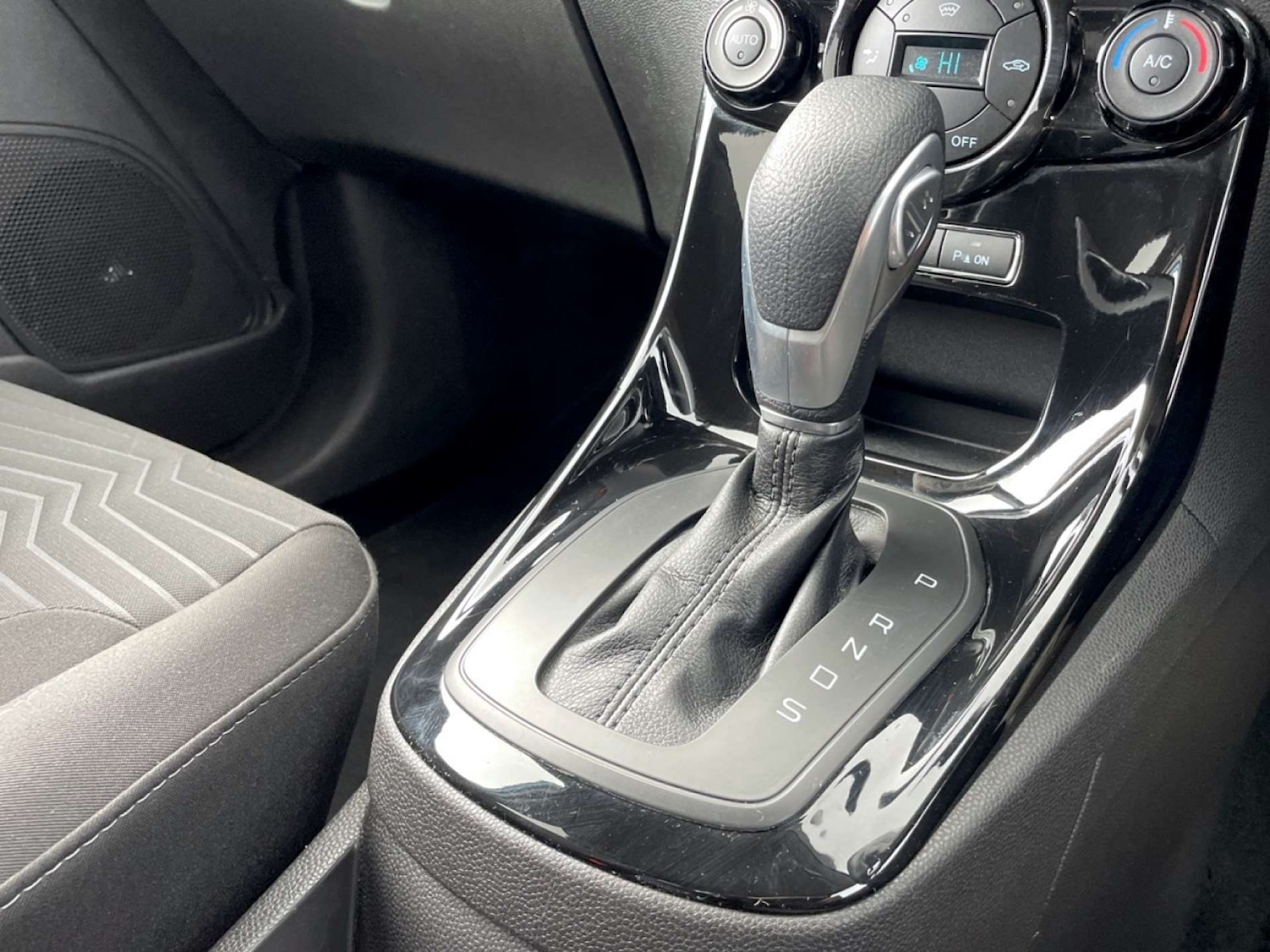 Used Ford Fiesta 2013 for sale - 76628308: Photo 18