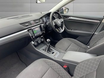 Used Skoda Superb 2019 for sale - 77087063: Photo