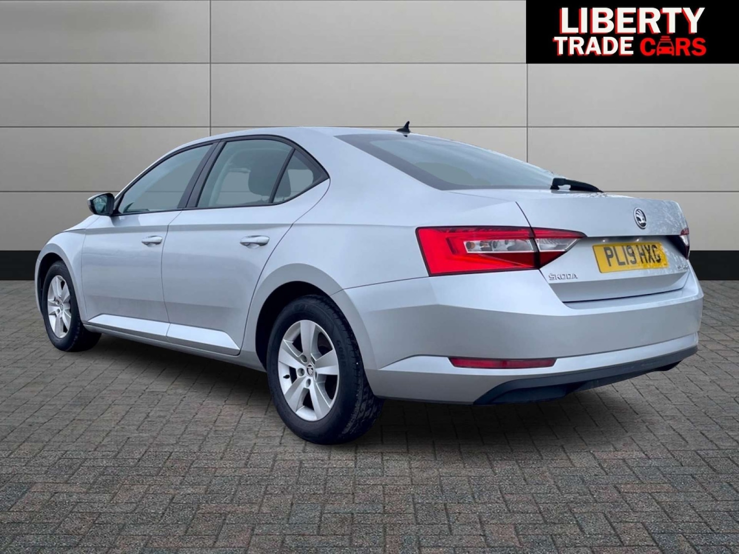 Used Skoda Superb 2025 for sale - 76628303: Photo 2