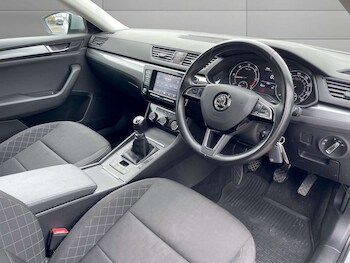 Used Skoda Superb 2025 for sale - 76628303: Photo