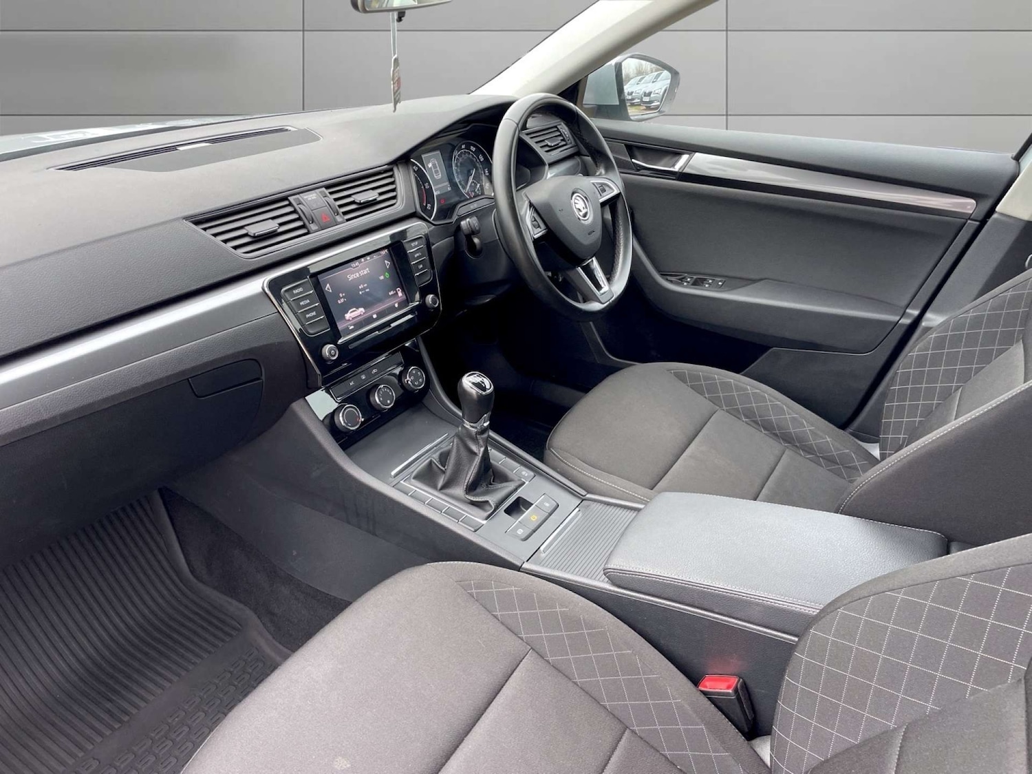 Used Skoda Superb 2025 for sale - 76628303: Photo 8