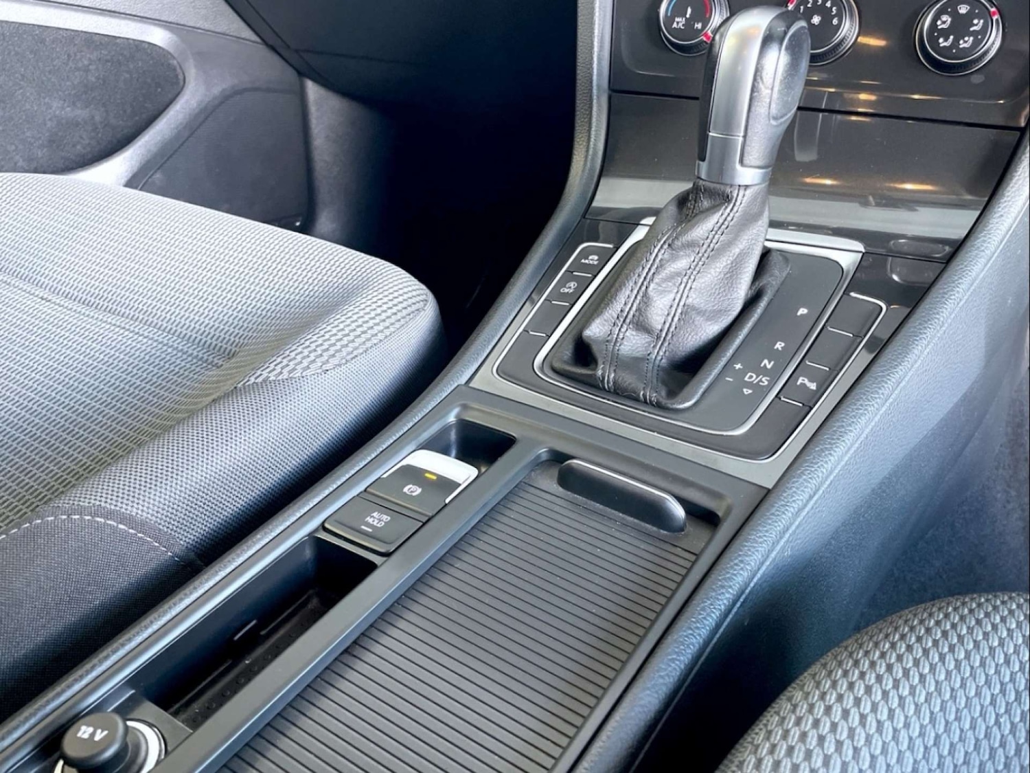 Used Volkswagen Golf 2017 for sale - 76628310: Photo 13