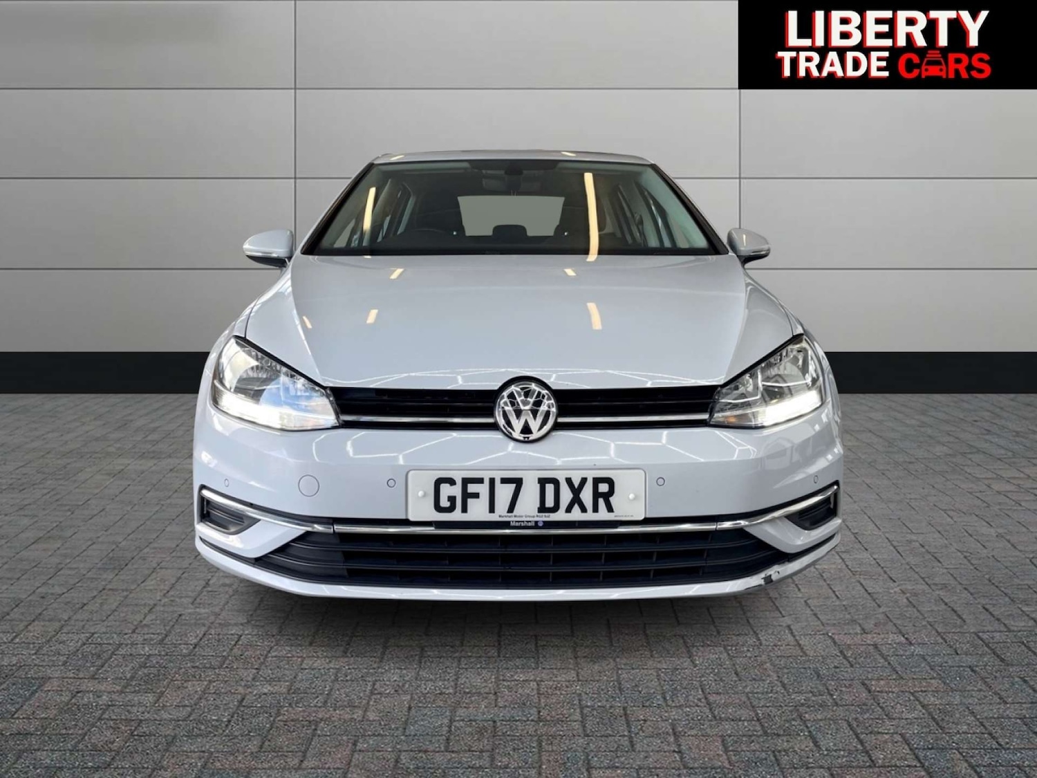 Used Volkswagen Golf 2017 for sale - 76628310: Photo 2