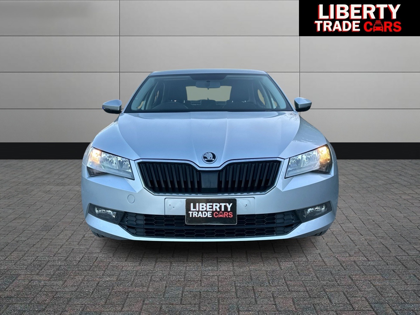 Used Skoda Superb 2019 for sale - 77087625: Photo 2