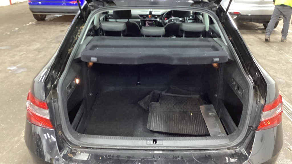 Used Skoda Superb 2018 for sale - 76845928: Photo 11