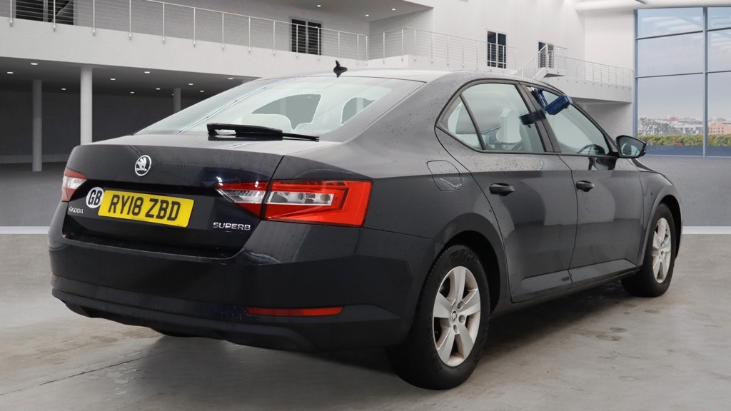 Used Skoda Superb 2018 for sale - 76845928: Photo 2