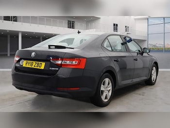Used Skoda Superb 2018 for sale - 76845928: Photo
