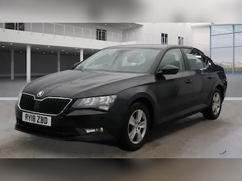 Used Skoda Superb 2018 for sale - 76845928: Photo