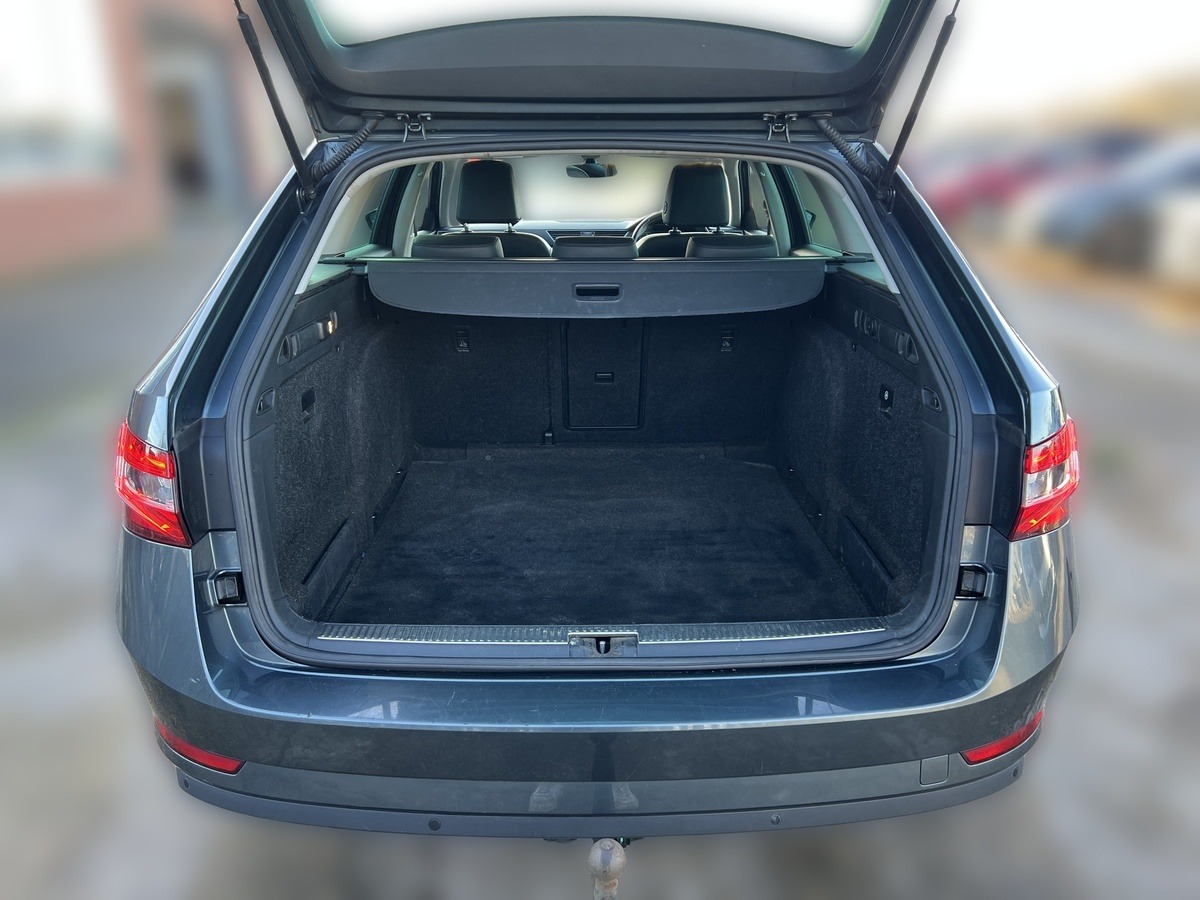 Used Skoda Superb 2018 for sale - 77702654: Photo 25