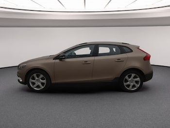 Used Volvo V40 2016 for sale - 78992319: Photo