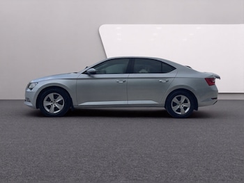 Used Skoda Superb 2018 for sale - 79277425: Photo