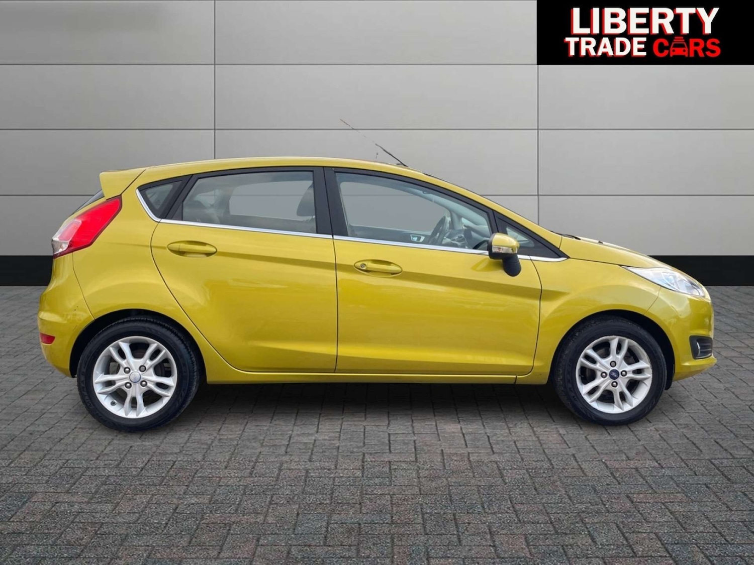 Used Ford Fiesta 2014 for sale - 76628311: Photo 4