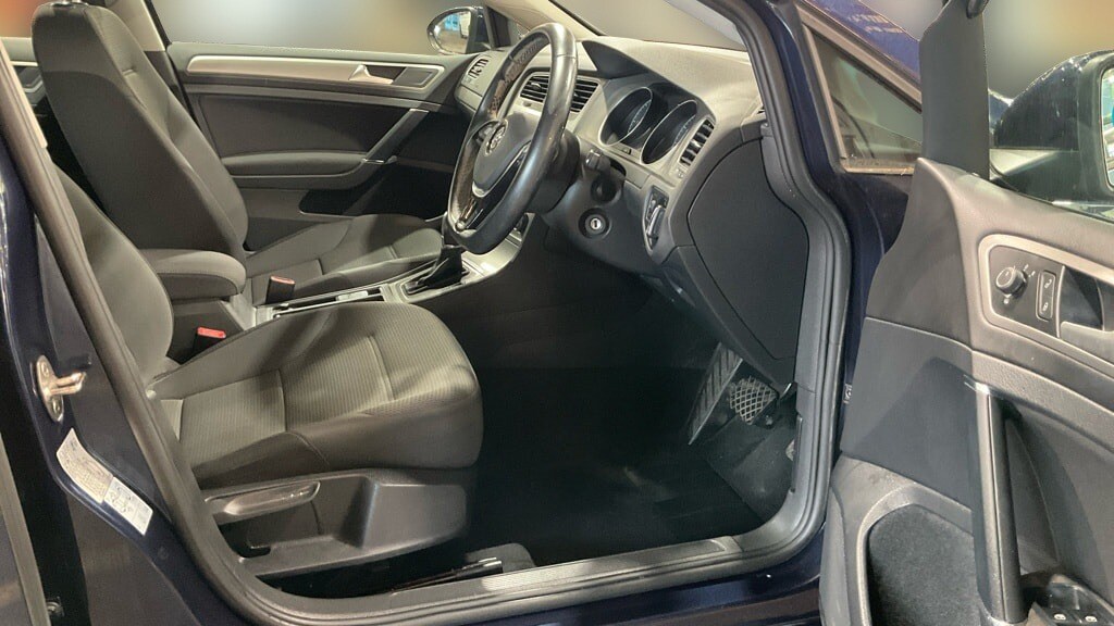 Used Volkswagen Golf 2016 for sale - 77778082: Photo 8