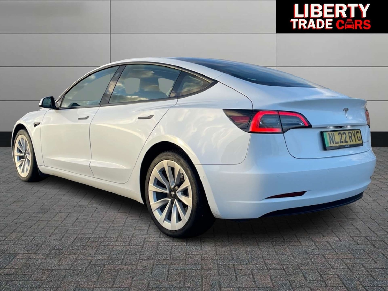 Used Tesla Model 3 2022 for sale - 76739817: Photo 2