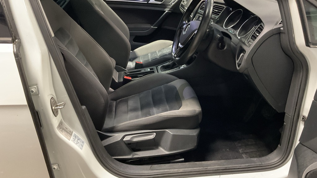 Used Volkswagen Golf 2016 for sale - 76848920: Photo 4