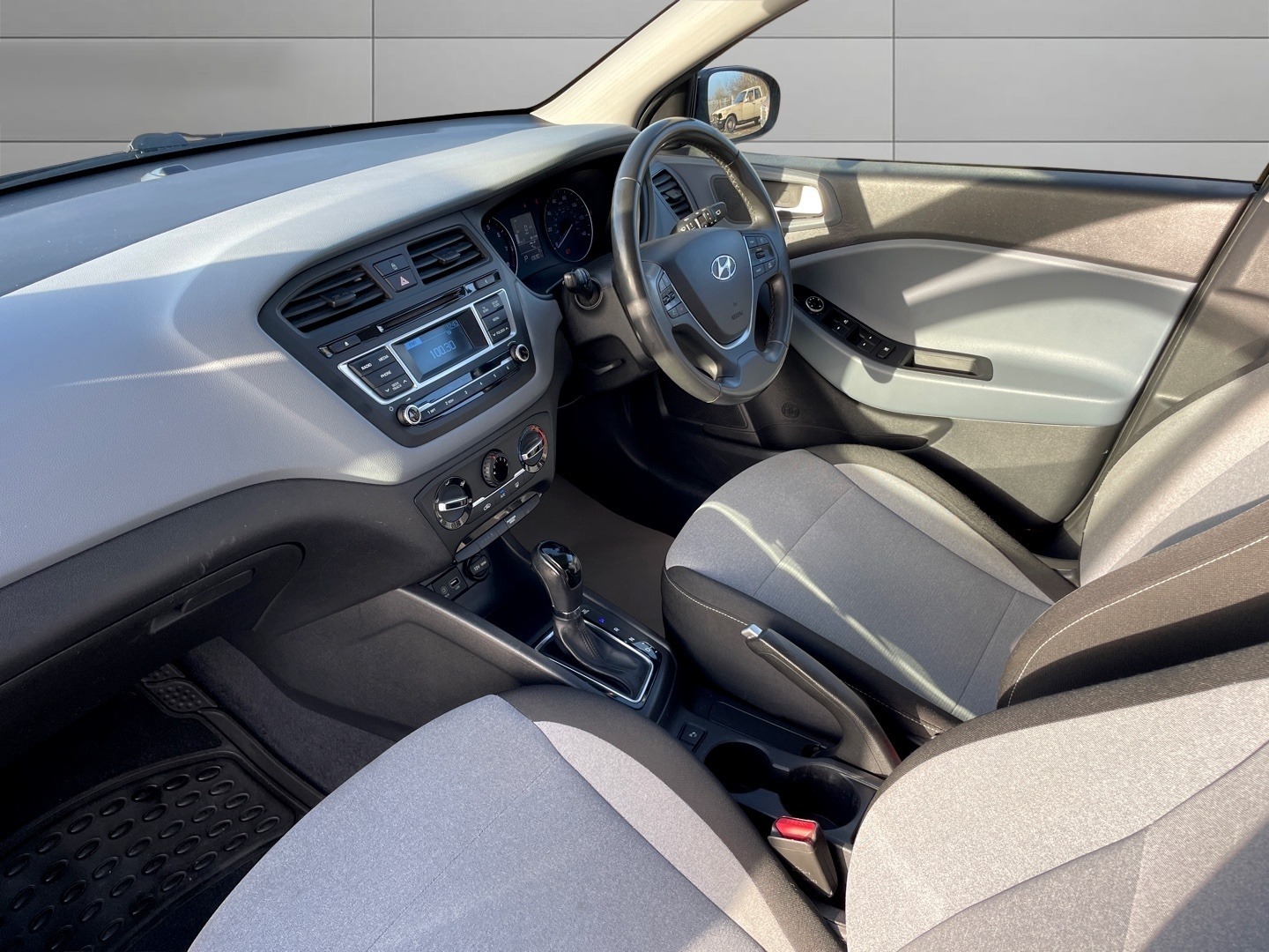 Used Hyundai i20 2015 for sale - 76848908: Photo 10