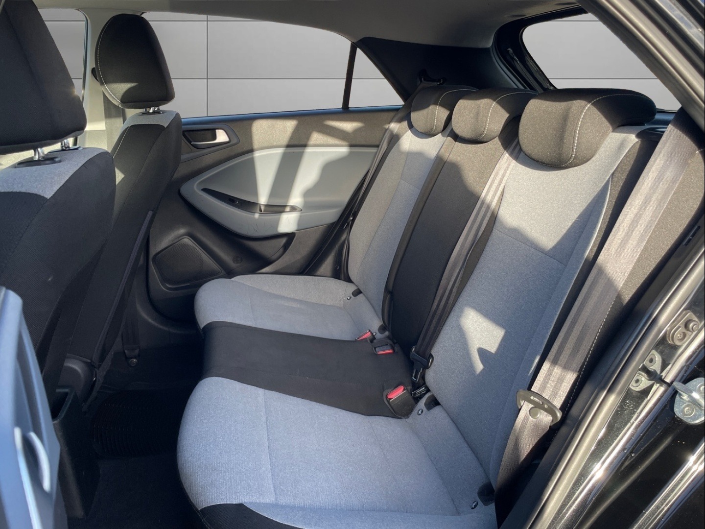 Used Hyundai i20 2015 for sale - 76848908: Photo 9