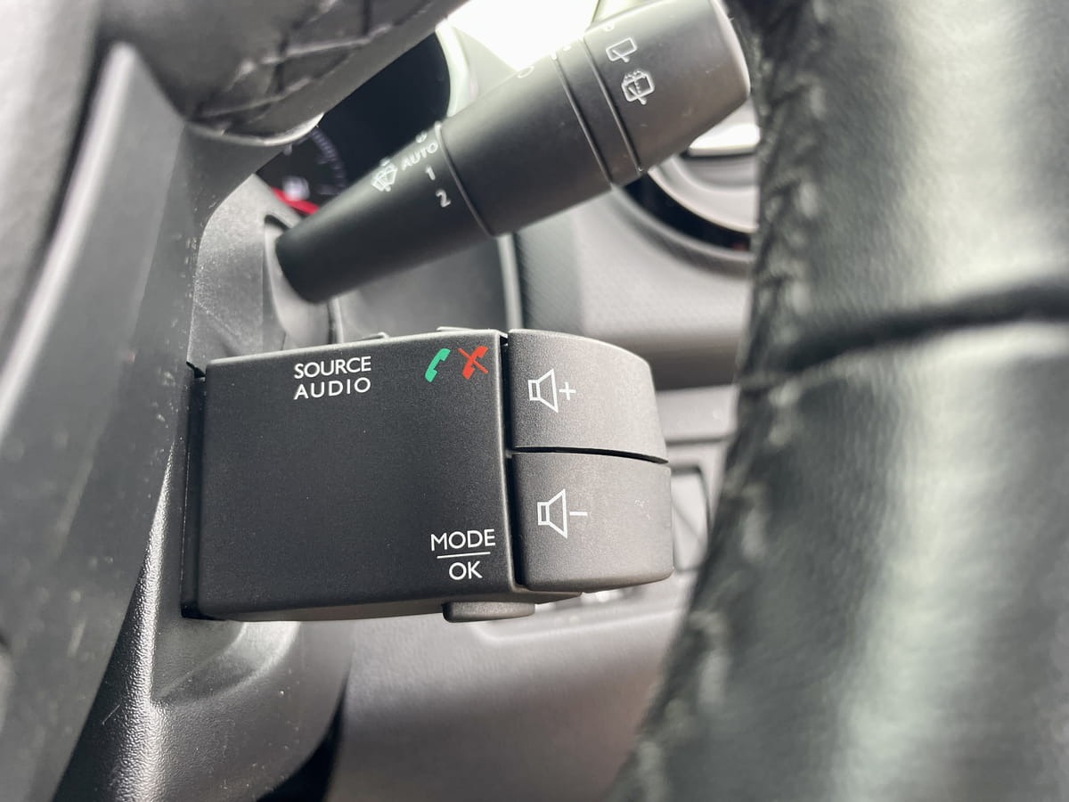 Used Renault Clio 2017 for sale - 77776557: Photo 2