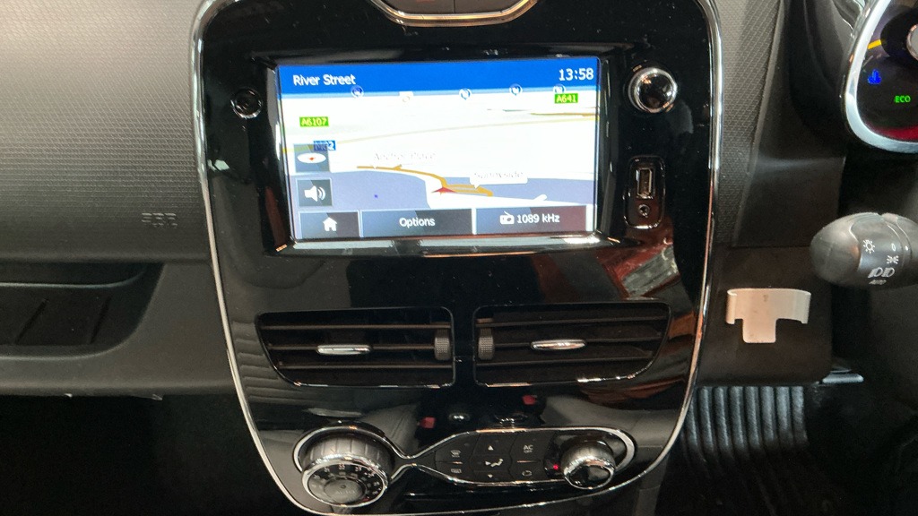 Used Renault Clio 2015 for sale - 77477980: Photo 20