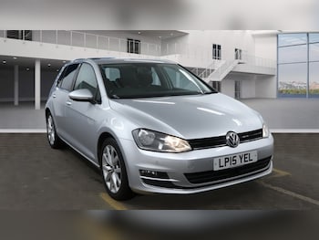 Used Volkswagen Golf 2015 for sale - 77012426: Photo