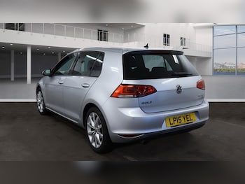 Used Volkswagen Golf 2015 for sale - 77012426: Photo