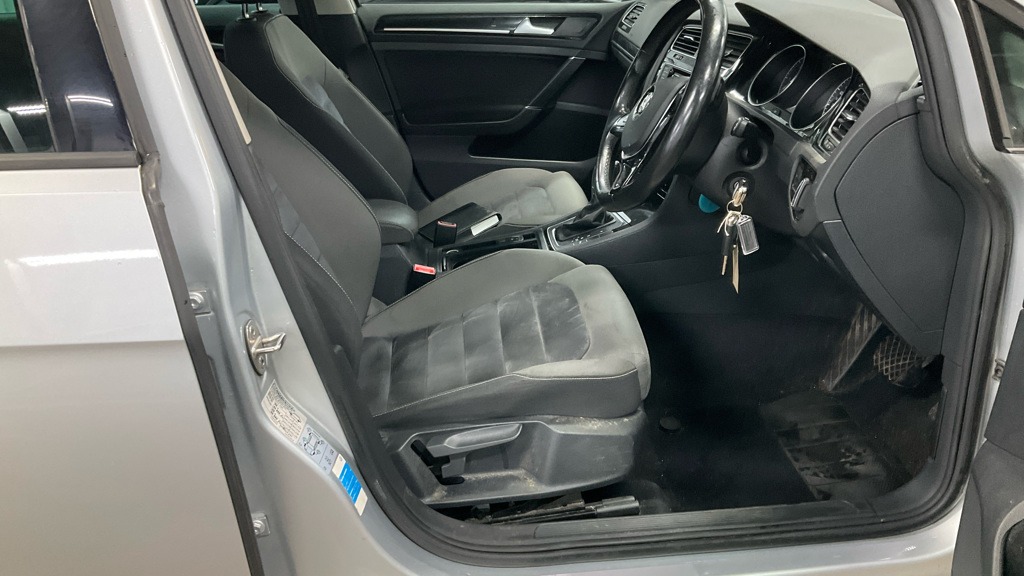 Used Volkswagen Golf 2015 for sale - 77012426: Photo 3