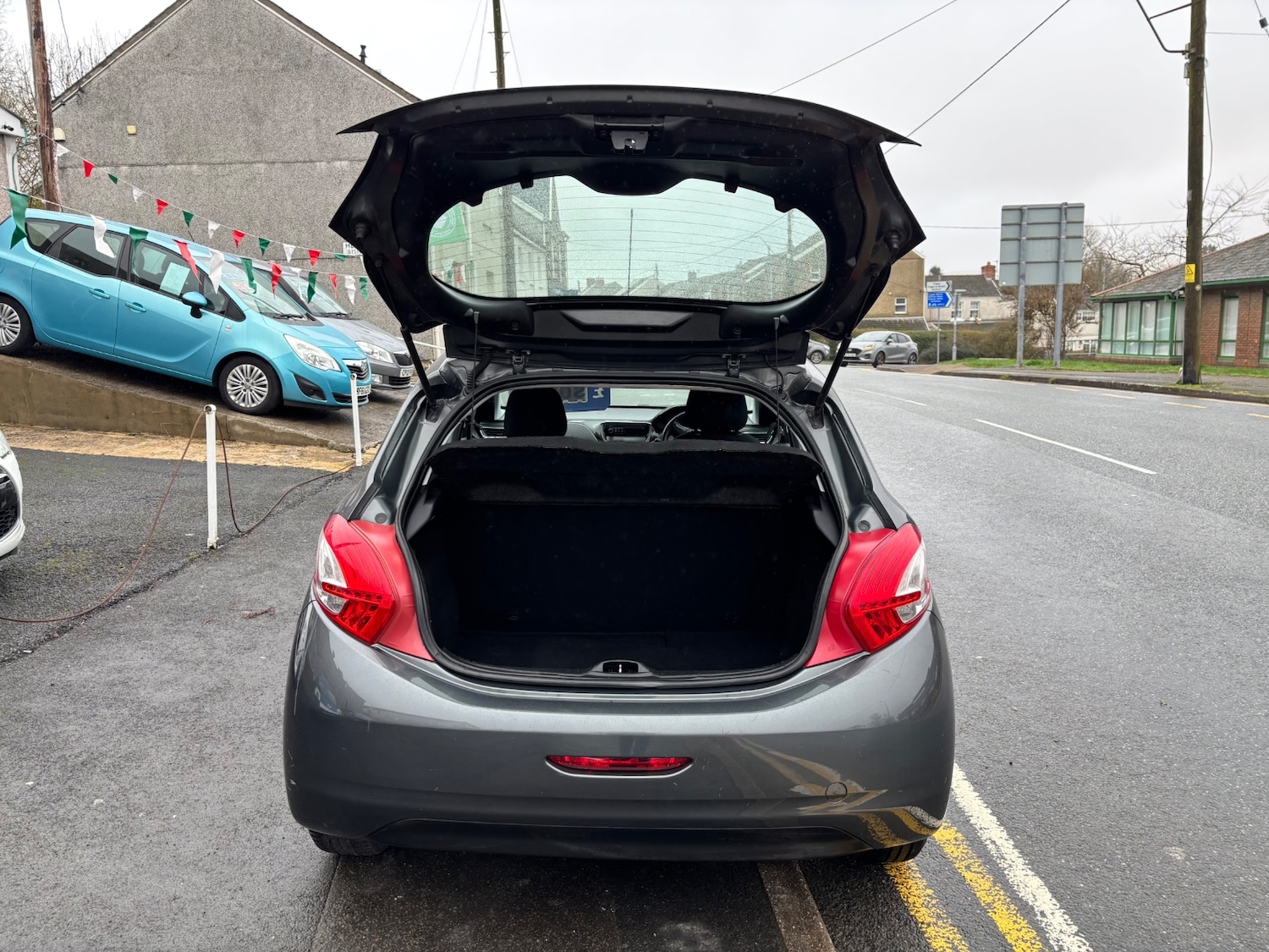 Used Peugeot 208 2012 for sale - 77695313: Photo 5