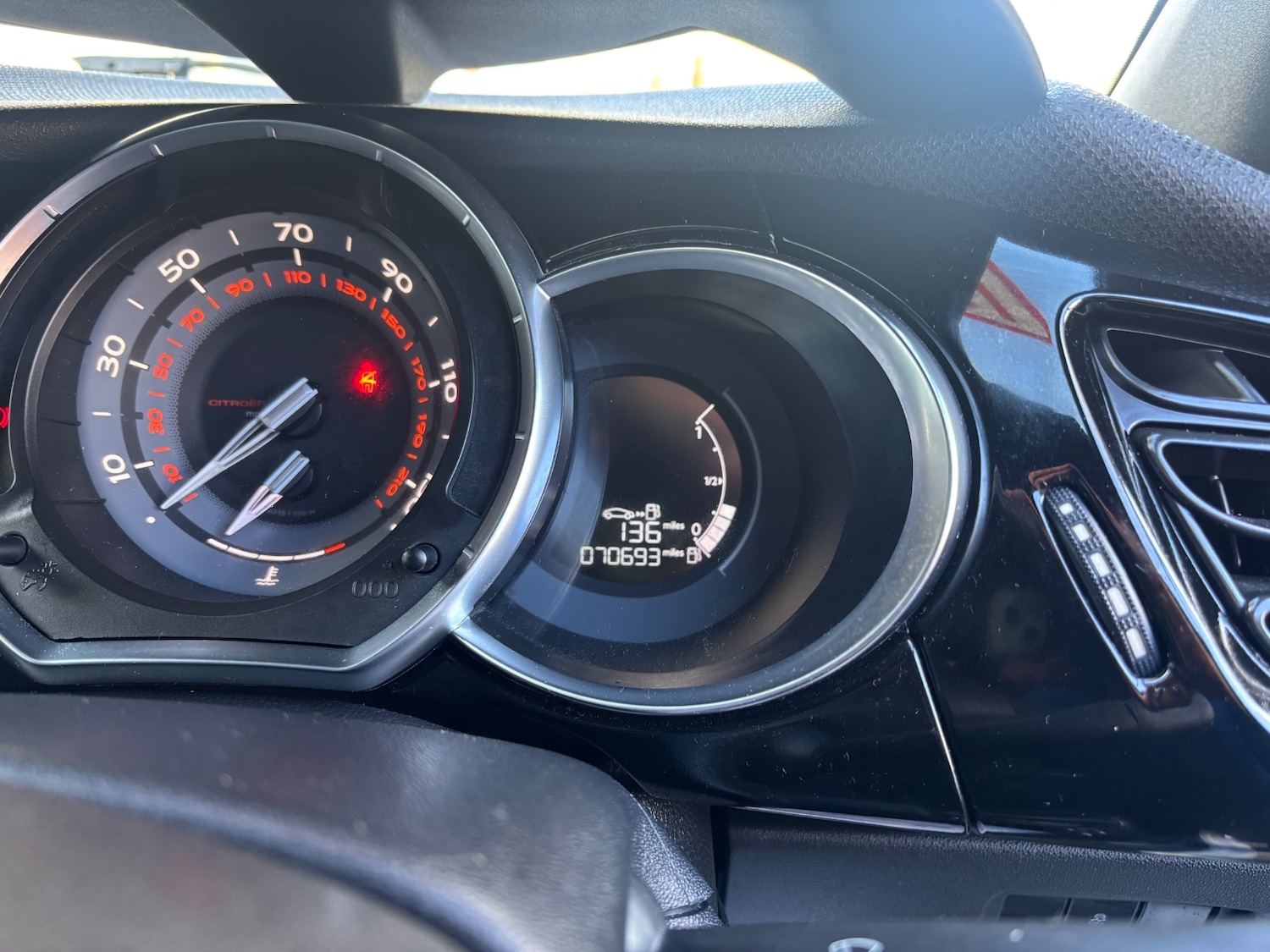 Used Citroen DS3 2013 for sale - 76589003: Photo 12