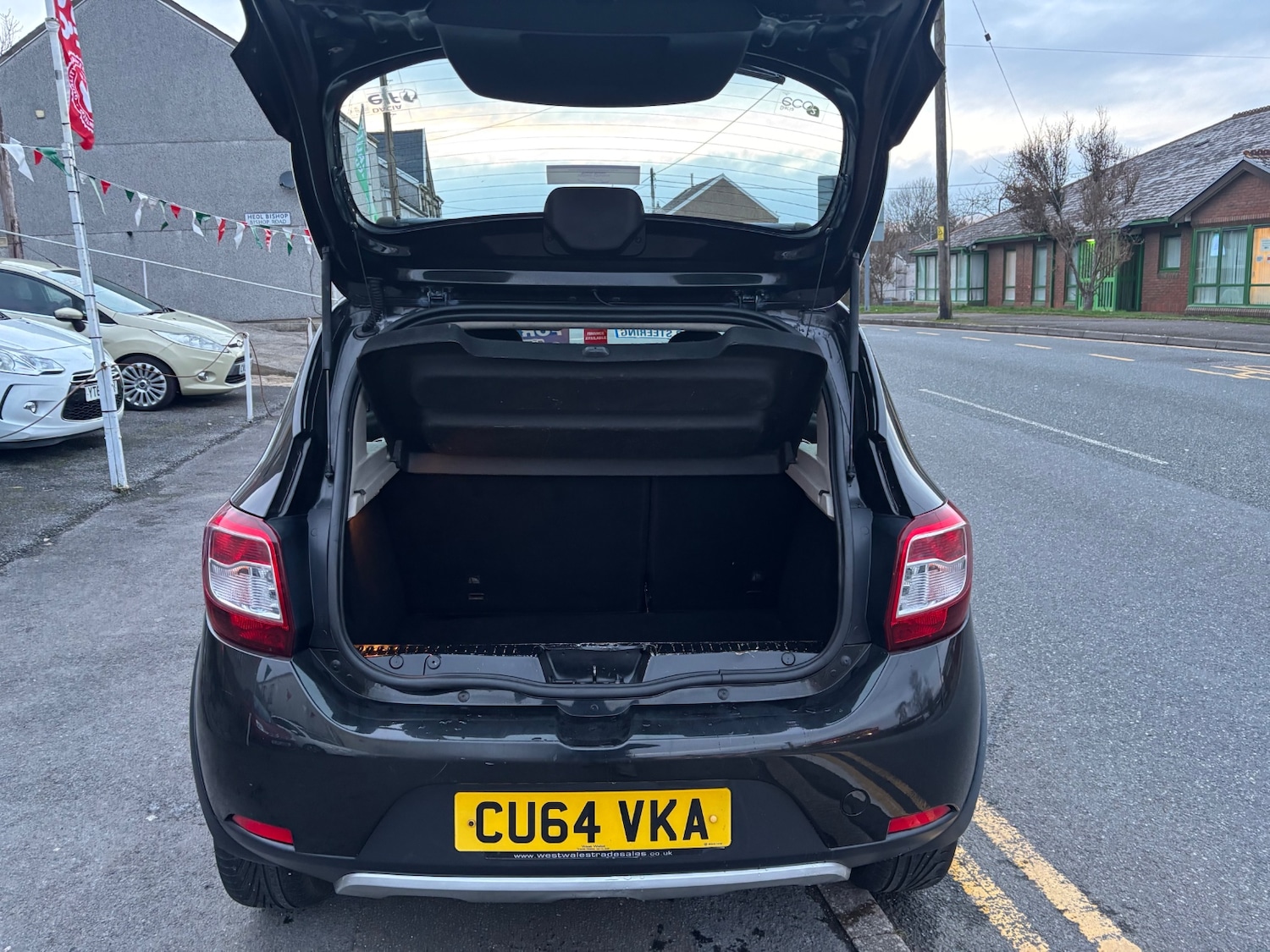 Used Dacia Sandero Stepway 2014 for sale - 77736951: Photo 5