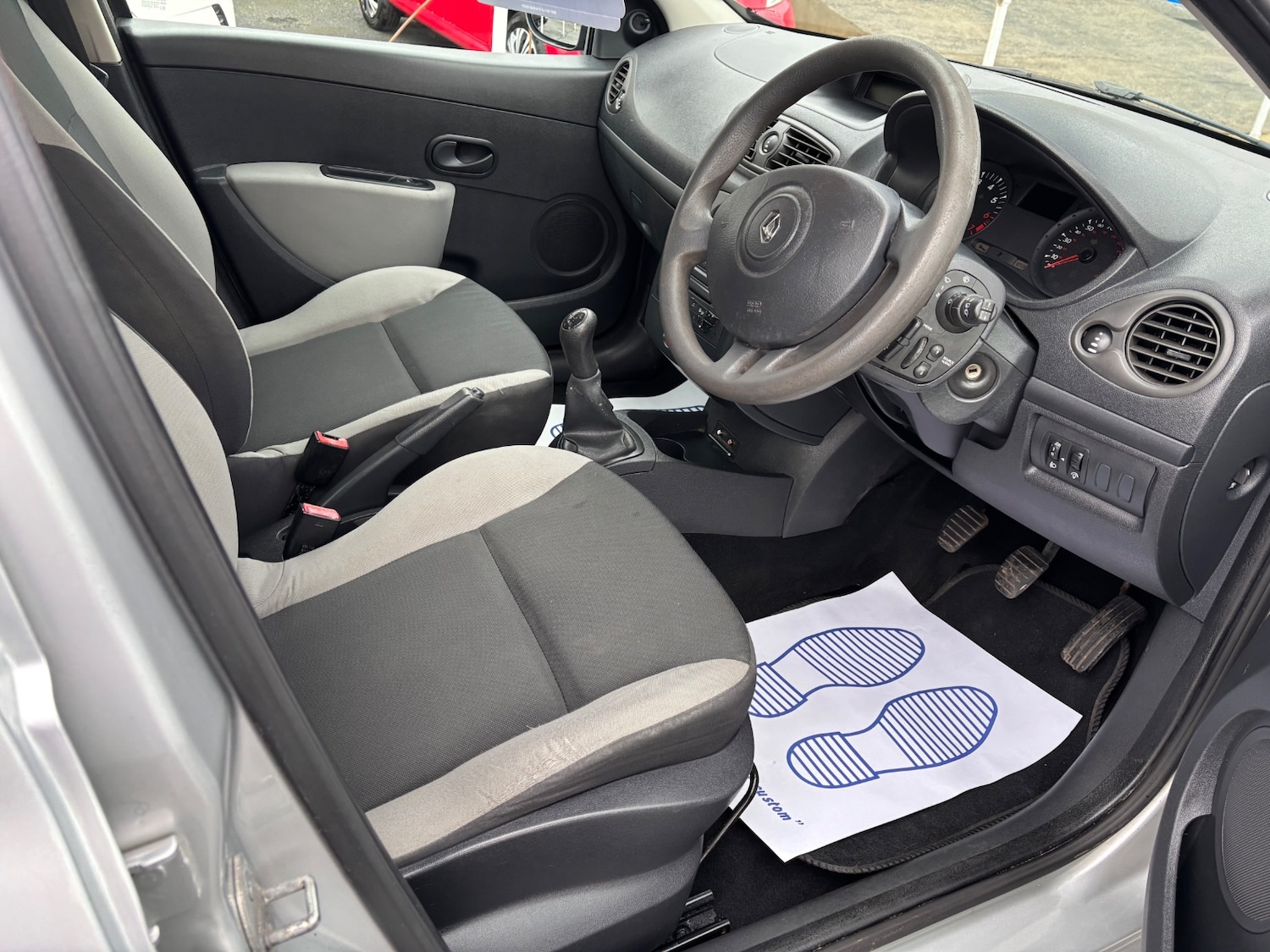 Used Renault Clio 2011 for sale - 77277709: Photo 8