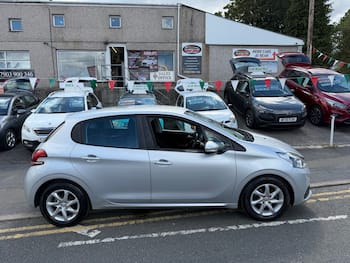 Used Peugeot 208 2016 for sale - 79608789: Photo