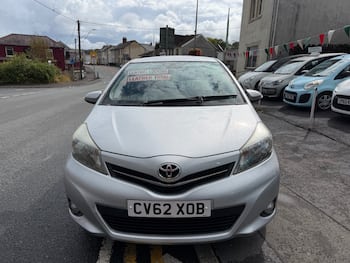 Used Toyota Yaris 2012 for sale - 79668658: Photo