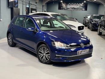 Used Volkswagen Golf 2017 for sale - 75976172: Photo