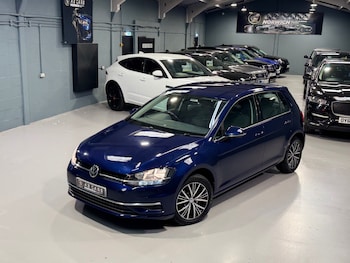 Used Volkswagen Golf 2017 for sale - 75976172: Photo