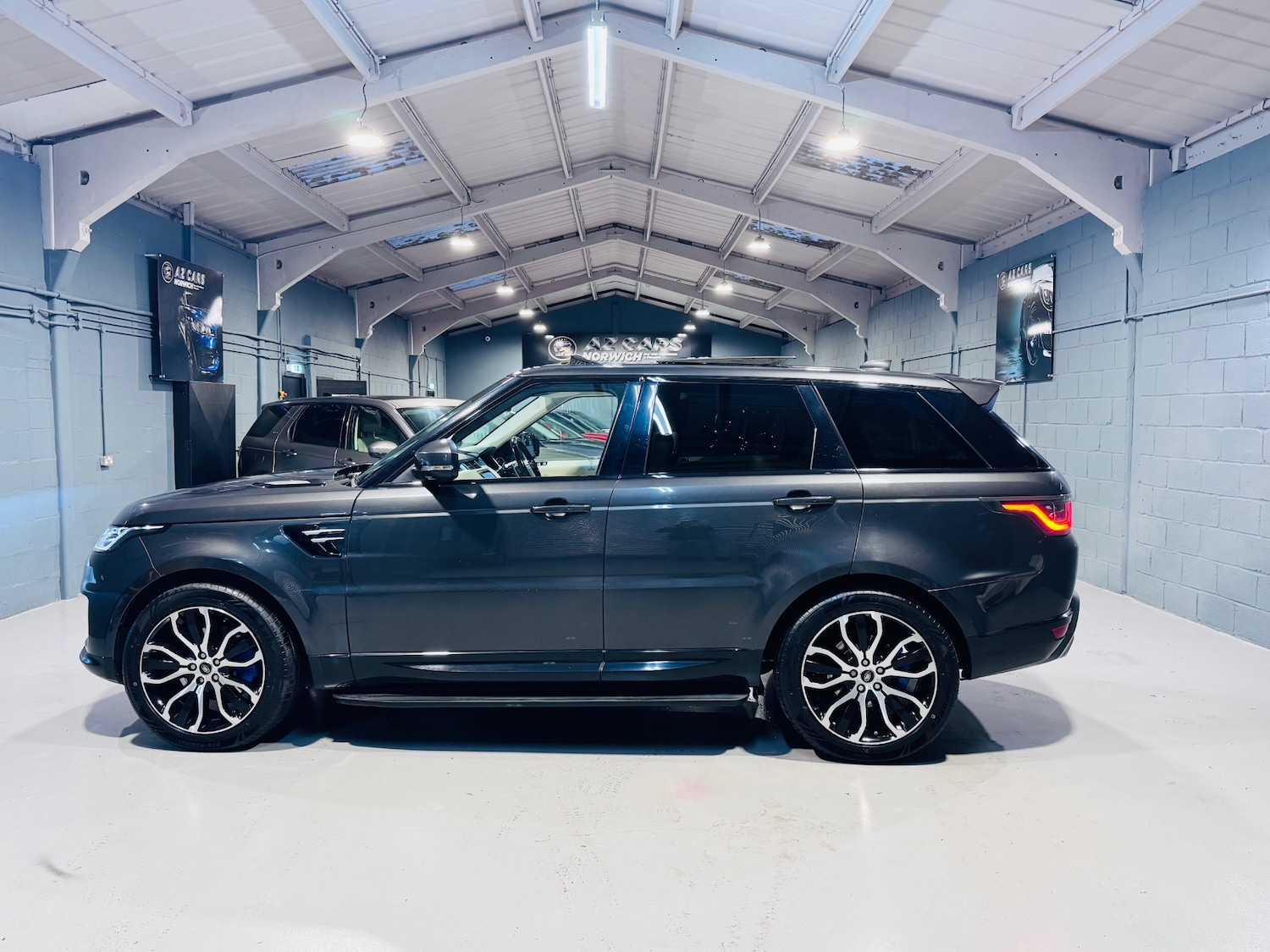 Used Land Rover Range Rover Sport 2018 for sale - 76987172: Photo 11