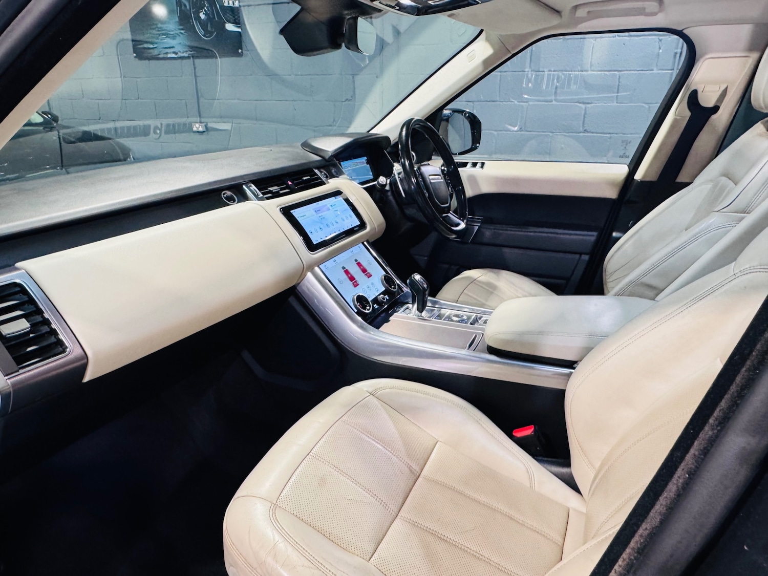 Used Land Rover Range Rover Sport 2018 for sale - 76987172: Photo 17