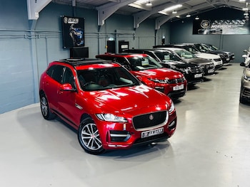 Used Jaguar F-Pace 2017 for sale - 78140993: Photo