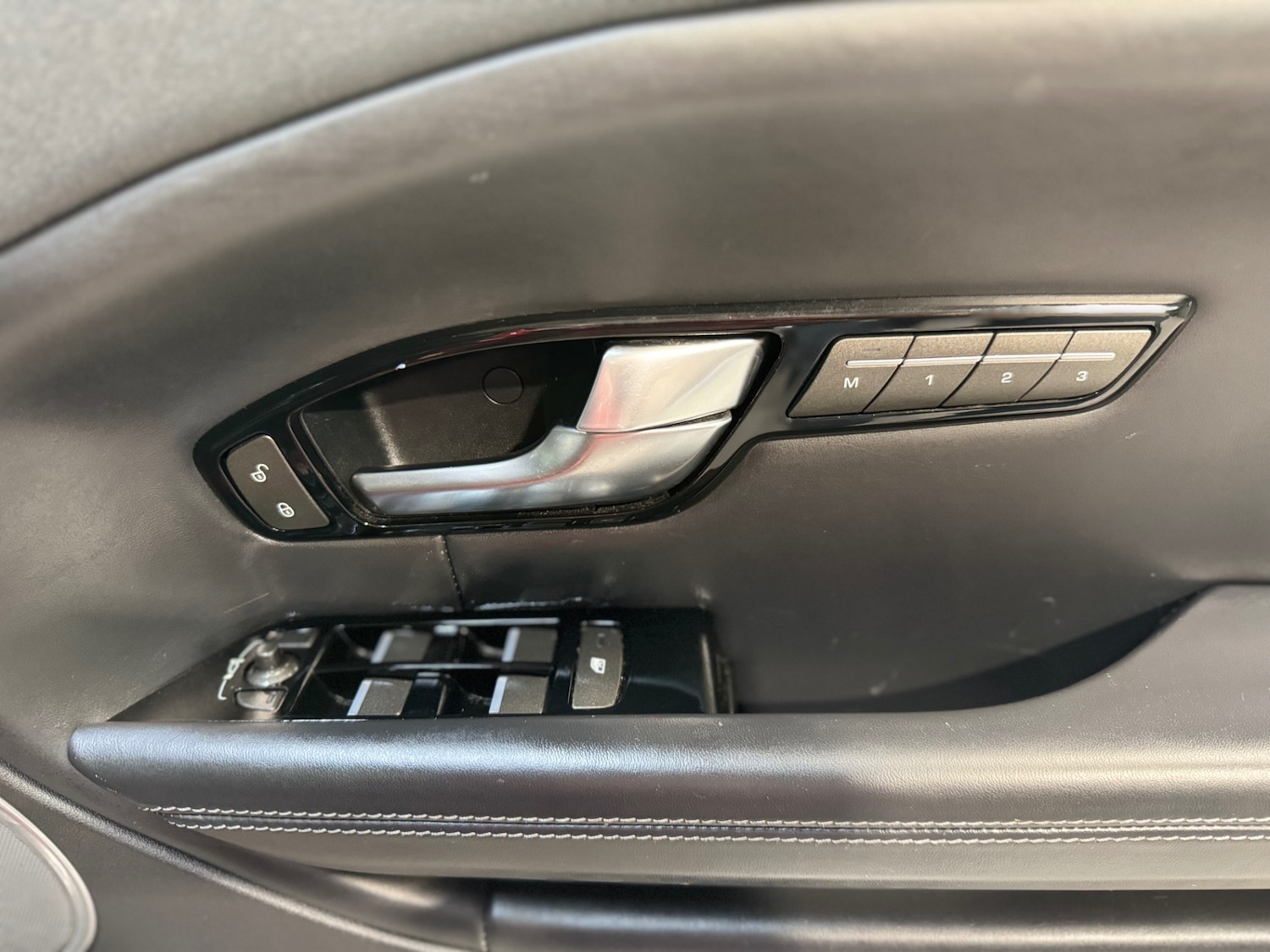 Used Land Rover Range Rover Evoque 2018 for sale - 76114670: Photo 21